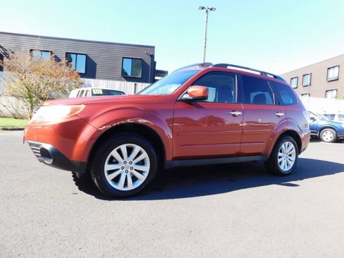 Used 2011 Subaru Forester 2.5X Premium image 4