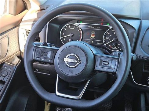 Used 2023 Nissan Rogue S AWD/4WD image 11
