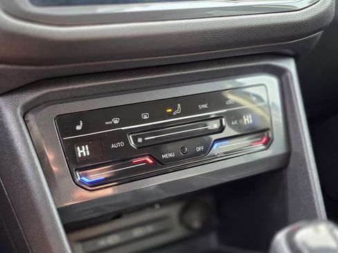 Used 2024 Volkswagen Tiguan Wolfsburg Edition image 32