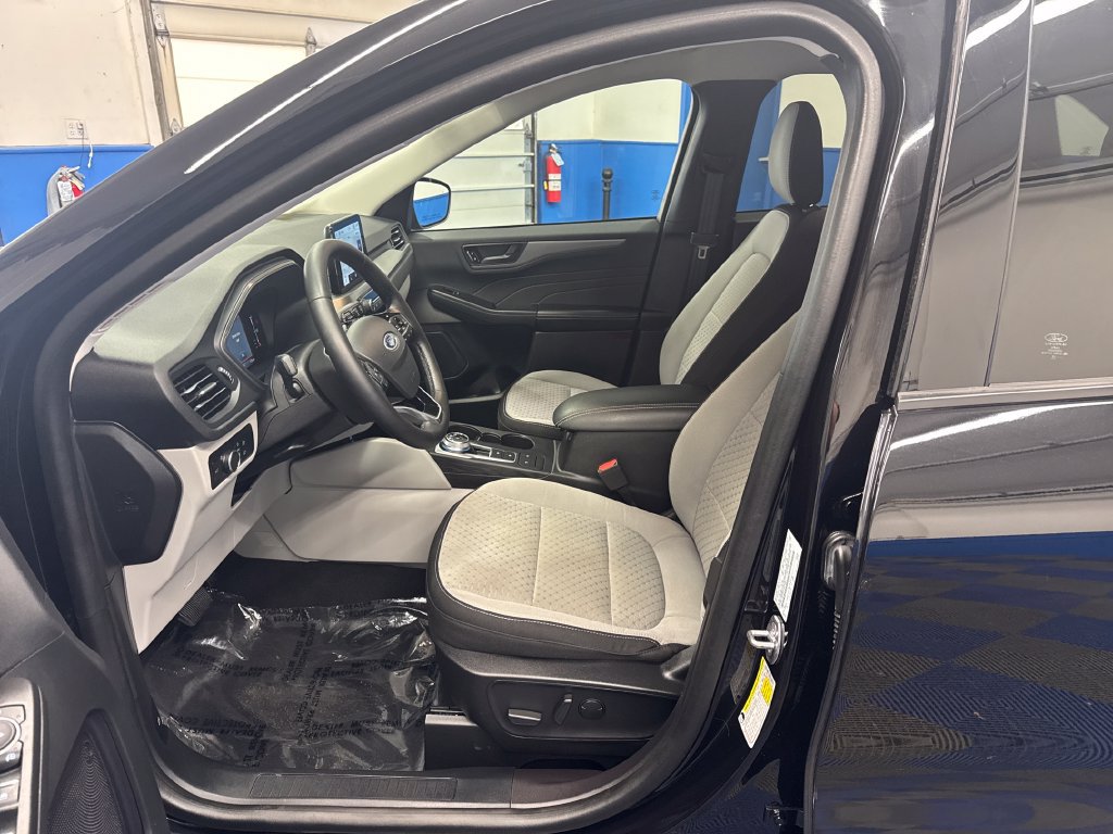 Used 2023 Ford Escape Active AWD/4WD image 10