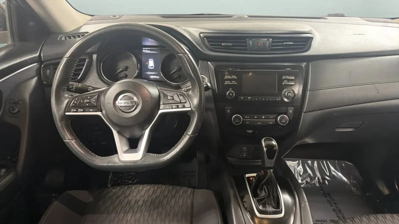 Used 2017 Nissan Rogue SV FWD image 11