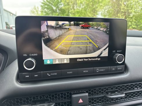 Used 2023 Honda HR-V LX image 15