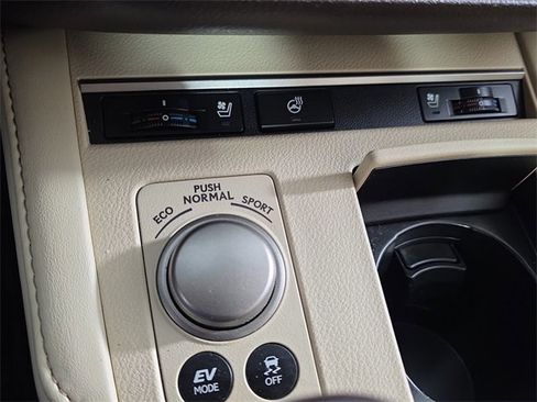 Used 2018 Lexus ES 300h image 15