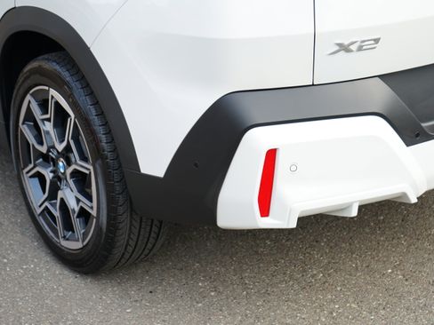 Used 2025 BMW X2 xDrive28i w/ Convenience Package image 8