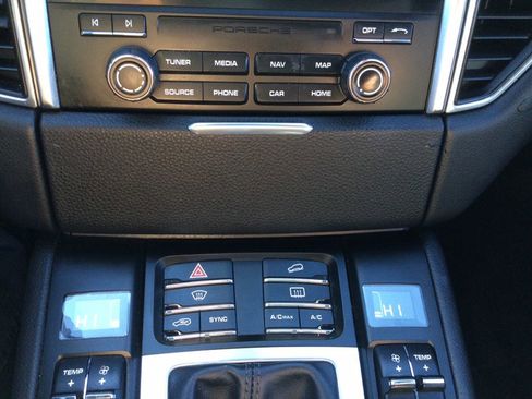 Used 2018 Porsche Macan Sport Edition image 15