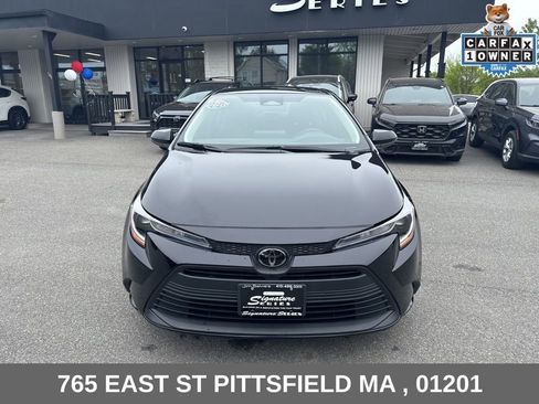 Used 2025 Toyota Corolla LE FWD image 2