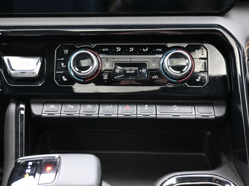 Used 2023 GMC Sierra 1500 AT4 w/ AT4 Premium Package image 38