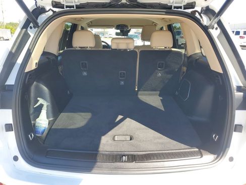 Used 2022 Jeep Grand Cherokee Limited w/ Luxury Tech Group II image 22