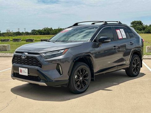 Used 2023 Toyota RAV4 XSE AWD/4WD image 7