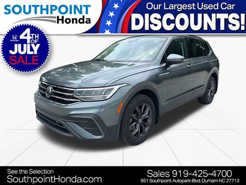 Used 2022 Volkswagen Tiguan SE AWD/4WD image 3