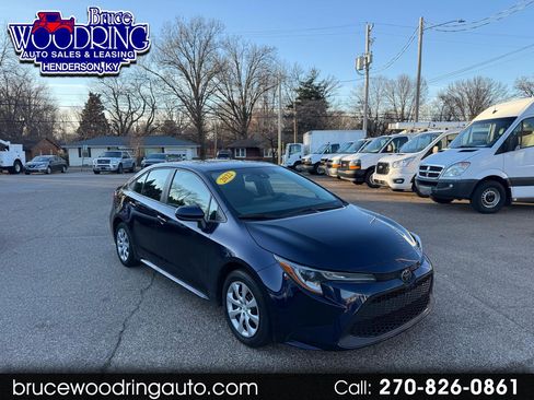 Used 2022 Toyota Corolla LE image 1