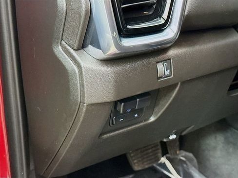 Used 2025 GMC Canyon Elevation image 10