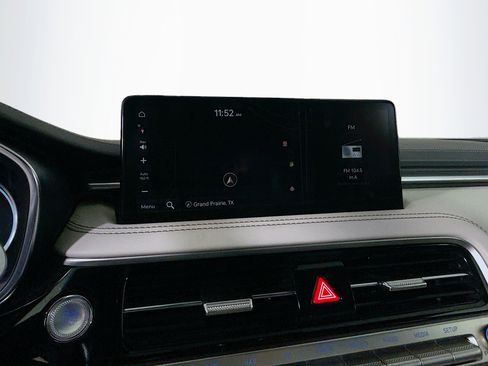 Used 2025 Genesis G70 2.5T image 22