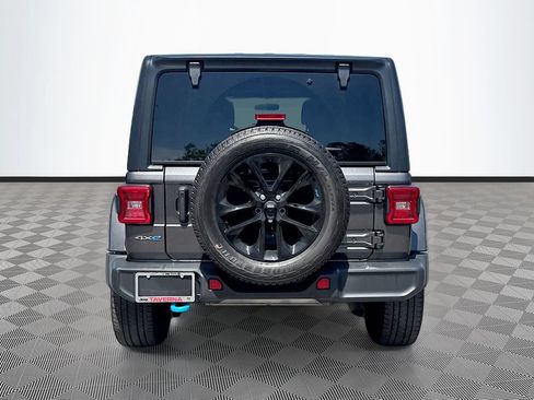 Used 2022 Jeep Wrangler Unlimited Sahara w/ Cold Weather Group AWD/4WD image 7