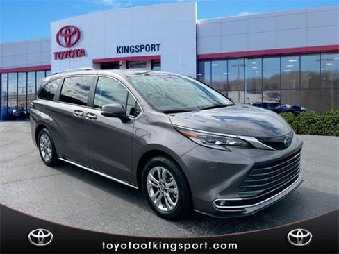 Certified 2023 Toyota Sienna Platinum image 7