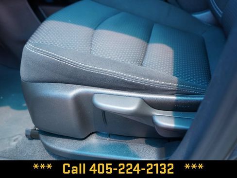 Used 2024 GMC Terrain SLE FWD image 17