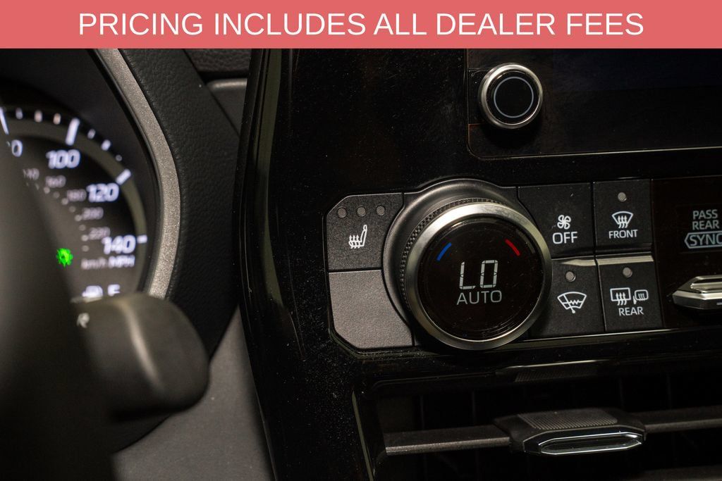 Used 2023 Toyota Highlander XSE AWD/4WD image 17