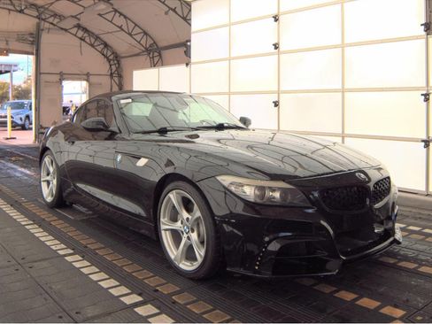 Used 2011 BMW Z4 sDrive30i w/ Sport Pkg image 8