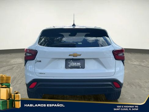 Used 2025 Chevrolet Trax LS w/ LS Convenience Package image 5