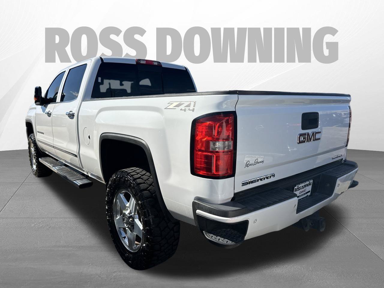 Used 2015 GMC Sierra 2500 Denali w/ Duramax Plus Package AWD/4WD image 6