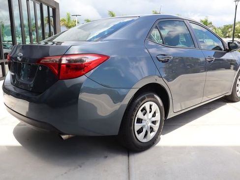Used 2017 Toyota Corolla L FWD image 3