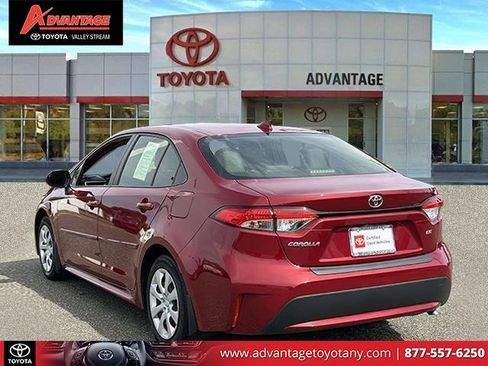 Used 2022 Toyota Corolla LE image 10
