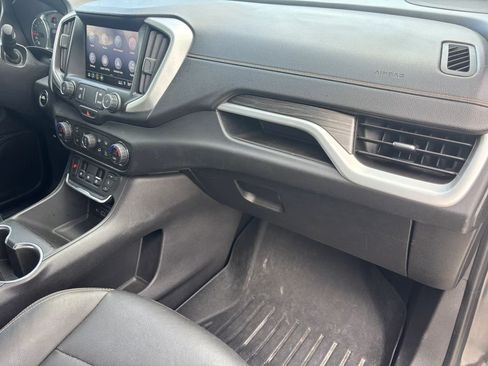 Used 2019 GMC Terrain SLT w/ Preferred Package FWD image 17
