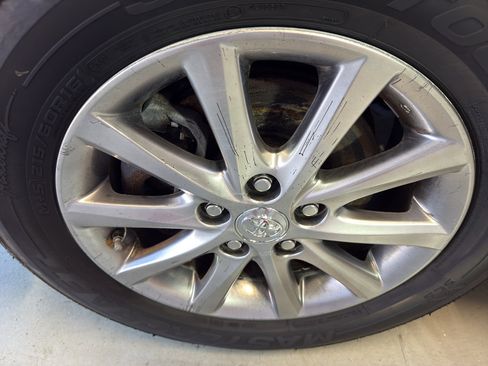 Used 2010 Toyota Camry Hybrid image 32