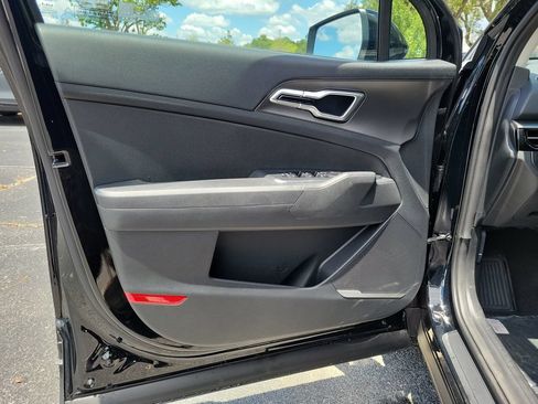 New 2026 Kia Sportage LX w/ LX Convenience Package FWD image 8