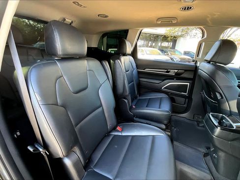 Used 2023 Kia Telluride S image 17