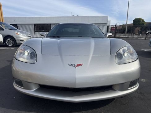 Used 2005 Chevrolet Corvette Coupe w/ Preferred Equipment Group RWD image 8