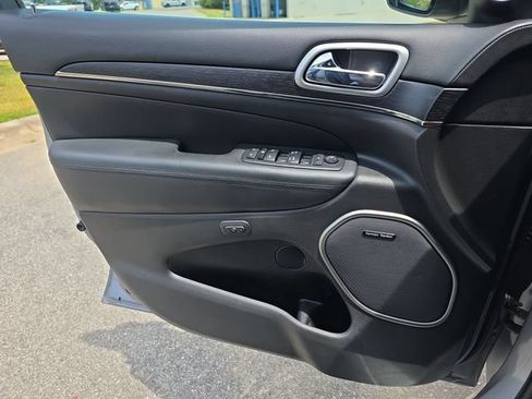 Used 2018 Jeep Grand Cherokee High Altitude AWD/4WD image 27