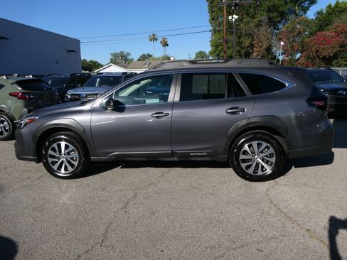 Certified 2025 Subaru Outback Premium image 2