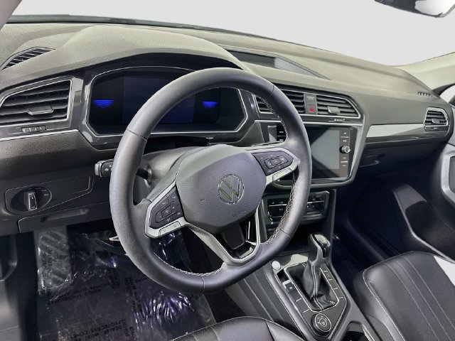 Used 2023 Volkswagen Tiguan SE AWD/4WD image 9