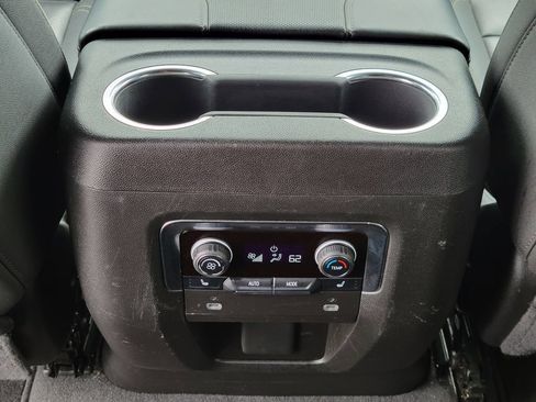 Used 2024 Chevrolet Tahoe Premier RWD image 17