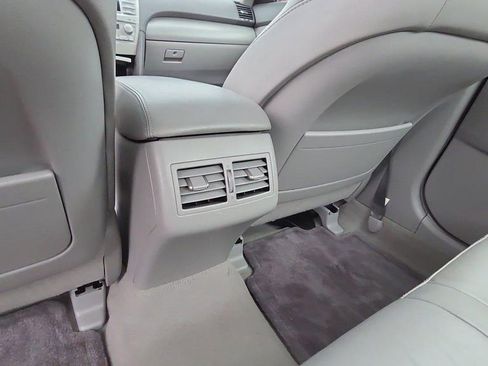 Used 2011 Toyota Camry LE image 12