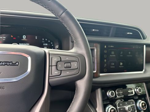 Used 2024 GMC Yukon Denali Ultimate image 32