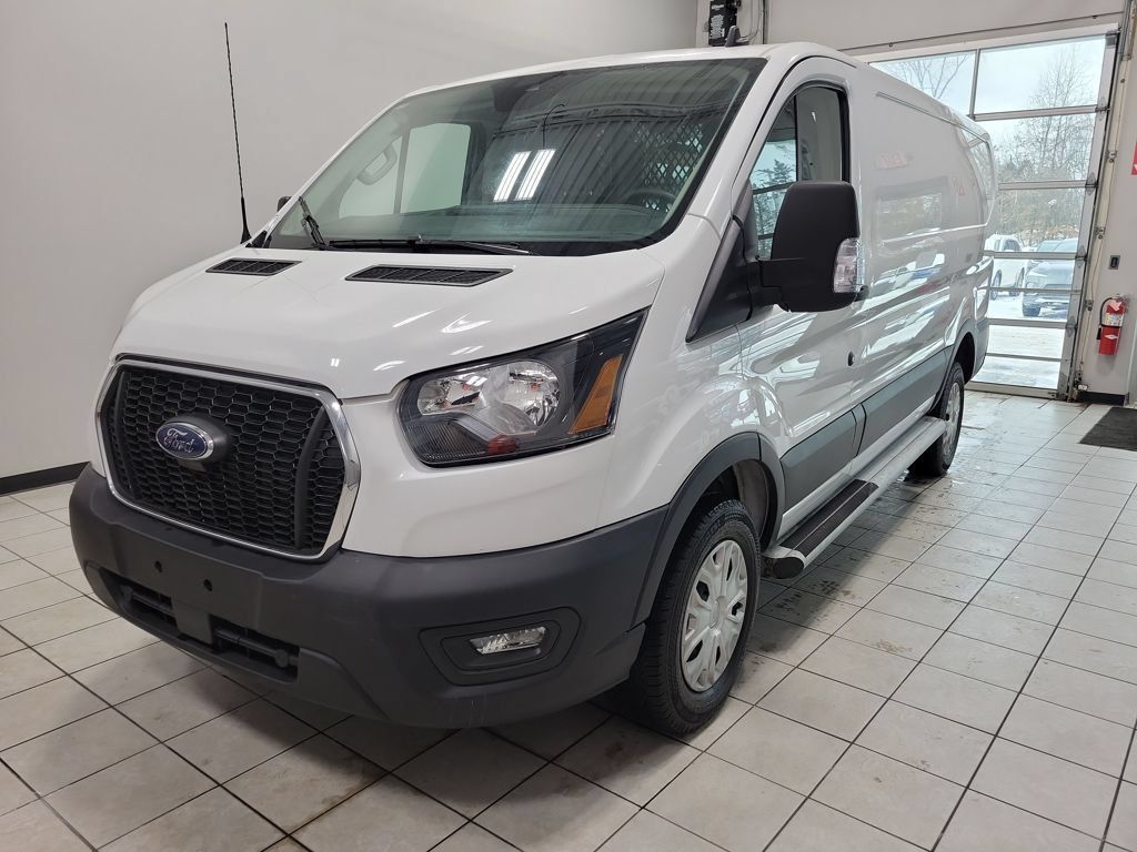 Used 2024 Ford Transit 250 Low Roof w/ Exterior Upgrade Package RWD image 2