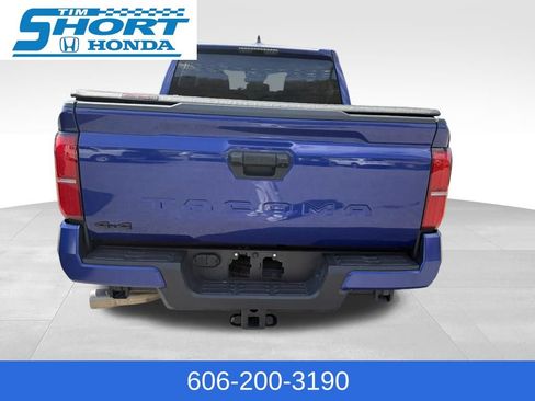 Used 2025 Toyota Tacoma TRD Off-Road AWD/4WD image 5