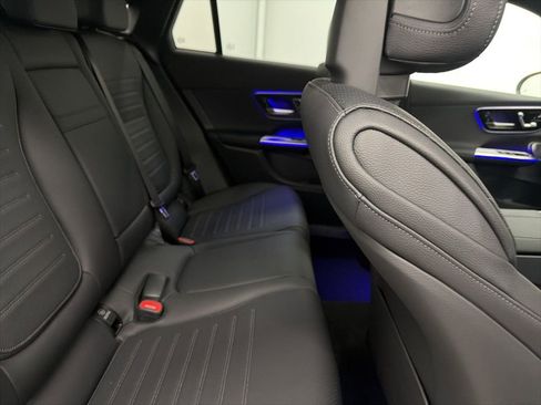 Used 2026 Mercedes-Benz GLC 300 4MATIC image 27