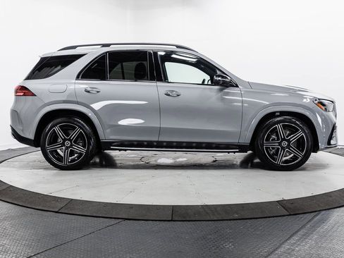 Certified 2025 Mercedes-Benz GLE 450e 4MATIC w/ AMG Line Interior image 34