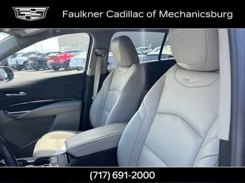 Used 2023 Cadillac XT4 Luxury w/ Cold Weather Package AWD/4WD image 17