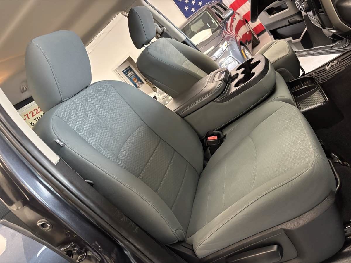 Used 2018 RAM 1500 Classic SLT AWD/4WD image 22