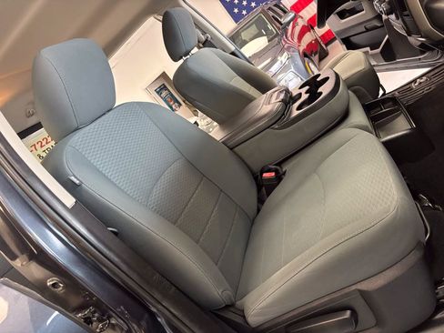 Used 2018 RAM 1500 Classic SLT AWD/4WD image 22