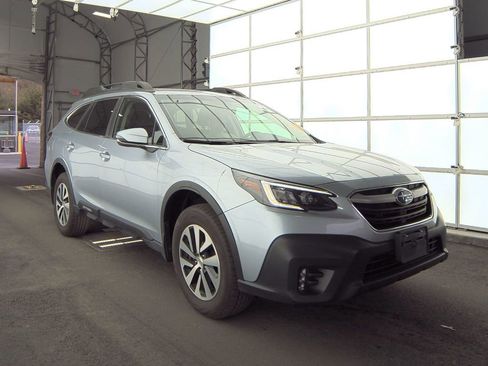 Used 2022 Subaru Outback Premium image 31