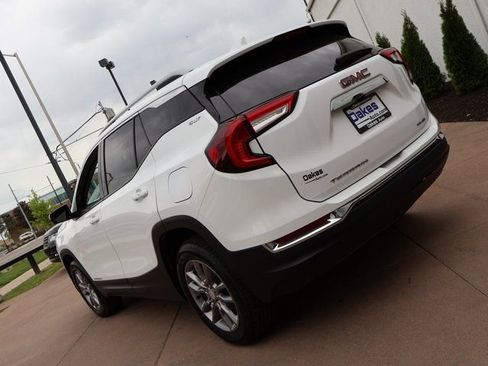 Certified 2024 GMC Terrain SLT AWD/4WD image 4