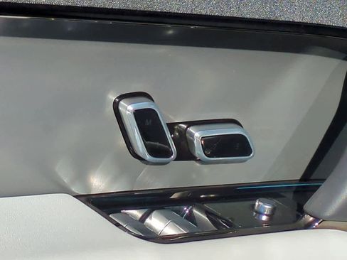 Used 2023 Land Rover Range Rover Sport SE image 15