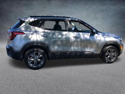 Used 2024 Kia Seltos S AWD/4WD image 13