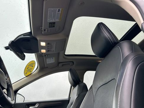 Used 2020 Ford Escape Titanium image 30