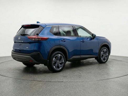 Used 2025 Nissan Rogue SV AWD/4WD image 9